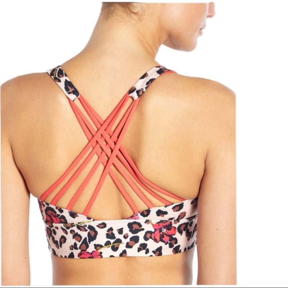NWT WILDFOX Leopard Chris Sports Bra - Picture 2 of 9